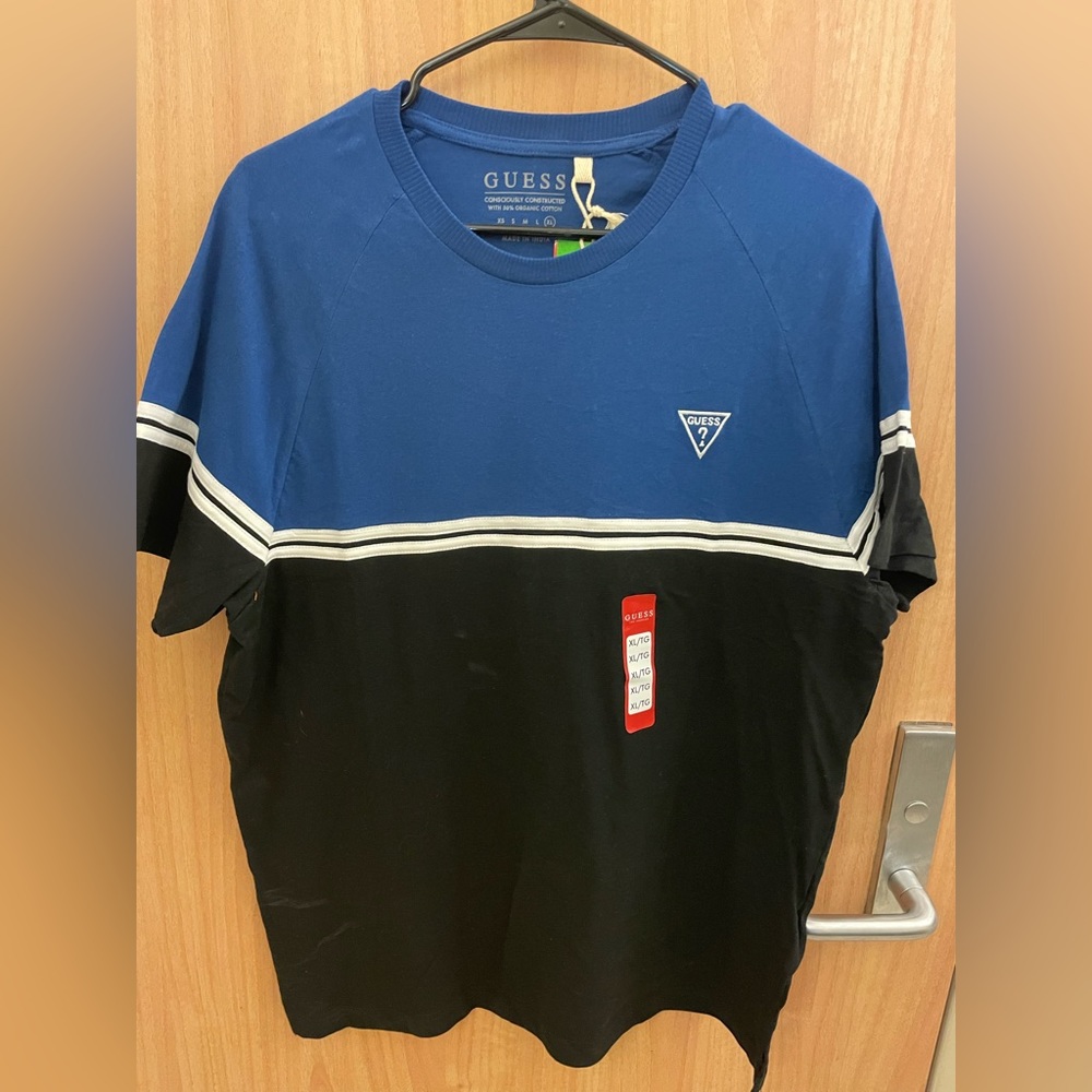 XL Guess T-shirt